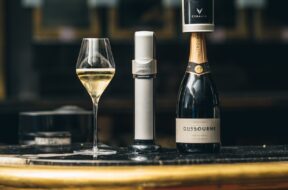 IMG-Coravin-Wine-And-Bubbles-Bar-London-78