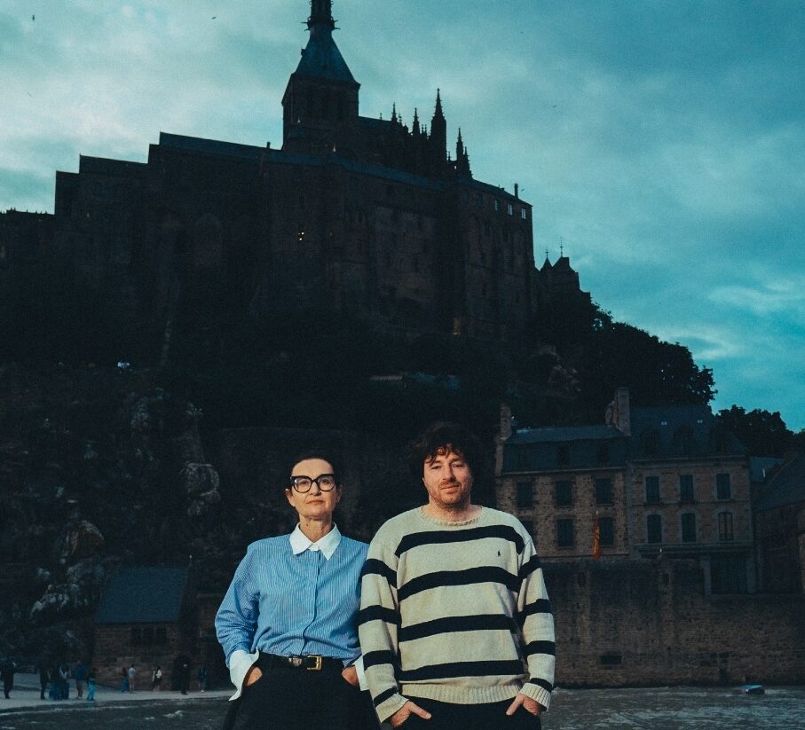 Mauviel 1830 ouvre son premier restaurant au Mont-Saint-Michel avec le chef Jean Imbert